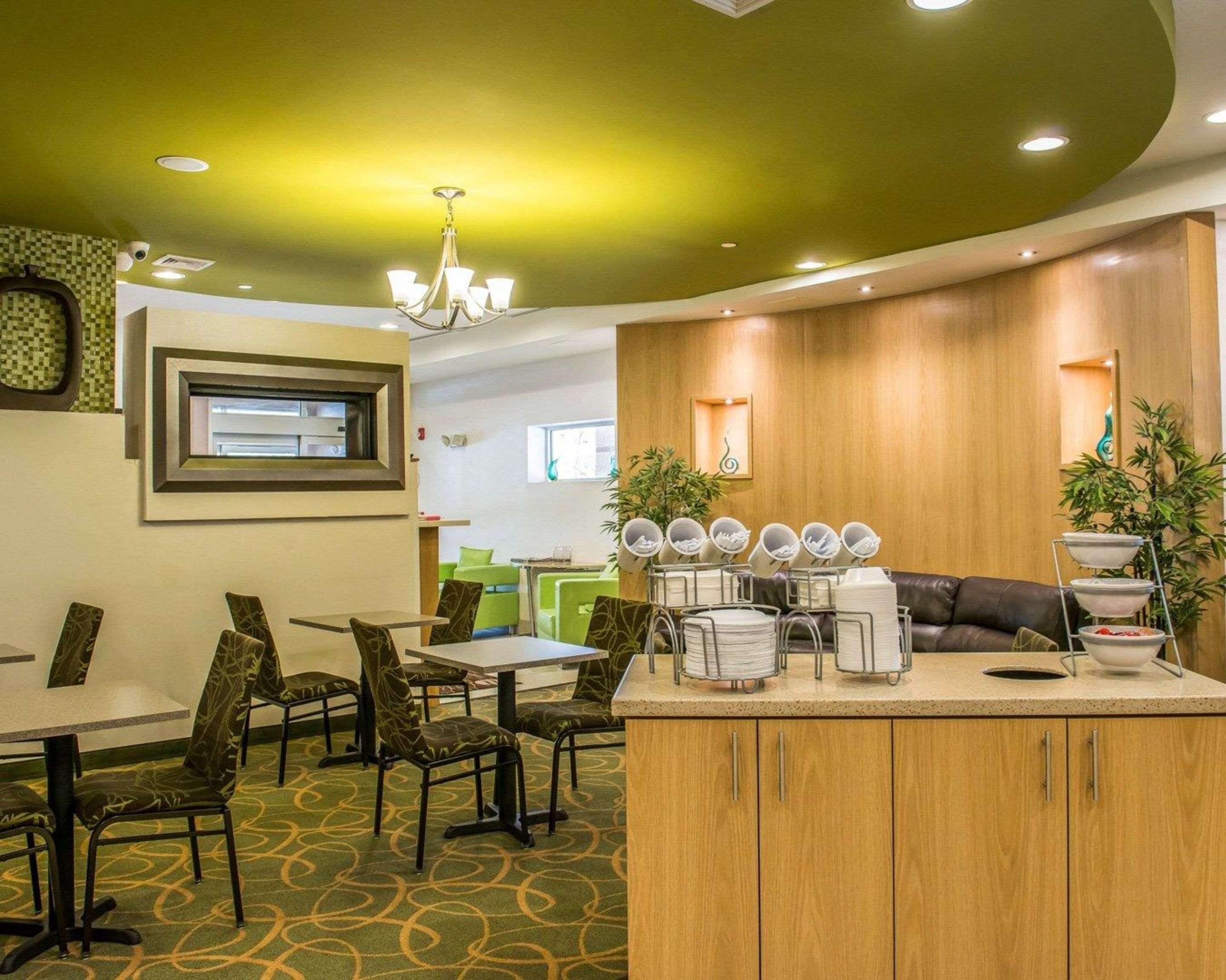 Red Roof Inn Pittsburgh - Mcknight Rd McCandless Township Екстер'єр фото